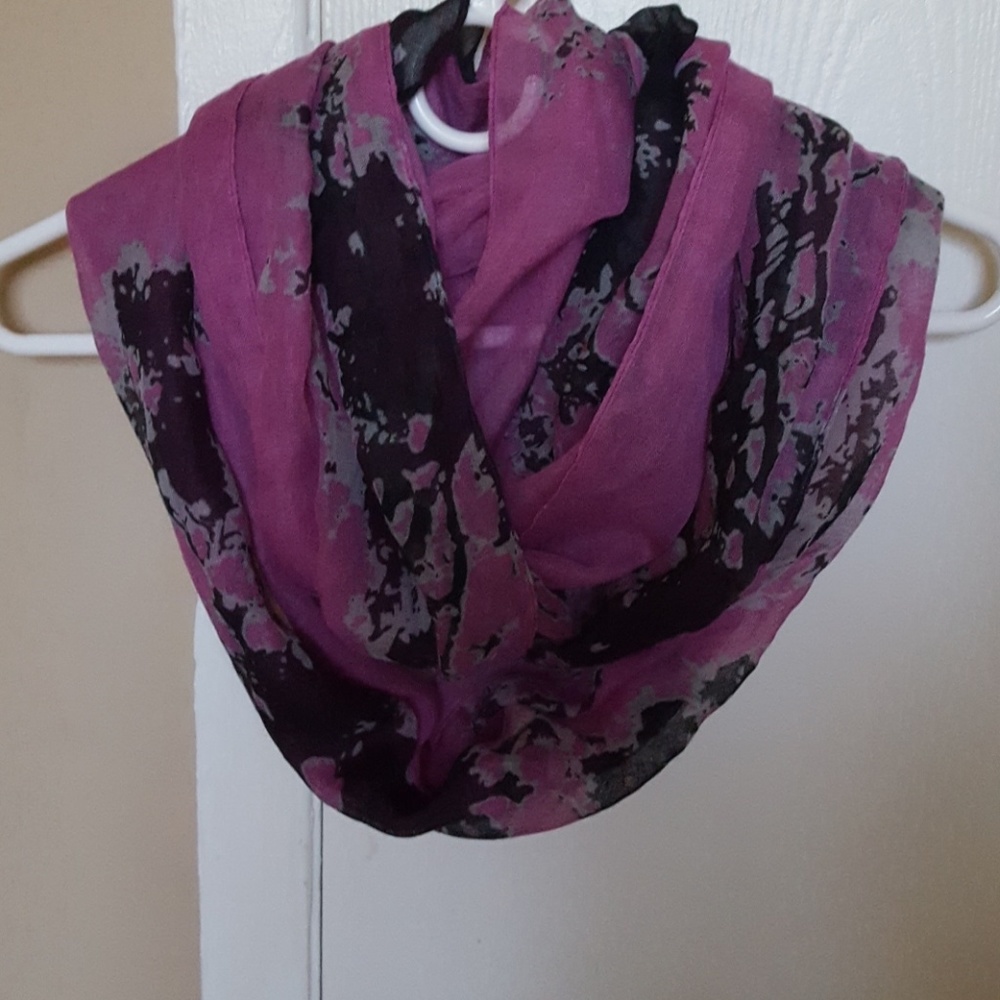 NWOT Infinity Scarf
